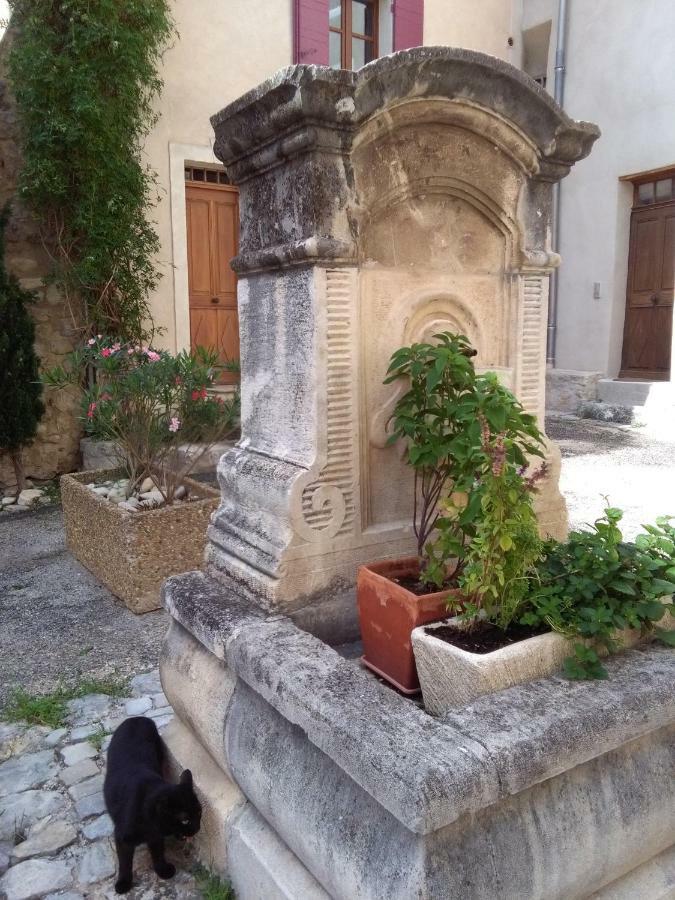 La Maison Derriere La Fontaine Buis-les-Baronnies Bagian luar foto