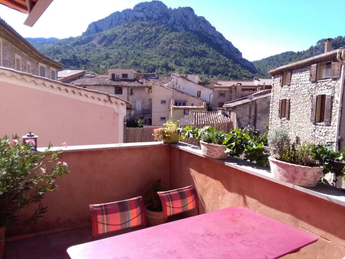 La Maison Derriere La Fontaine Buis-les-Baronnies Bagian luar foto