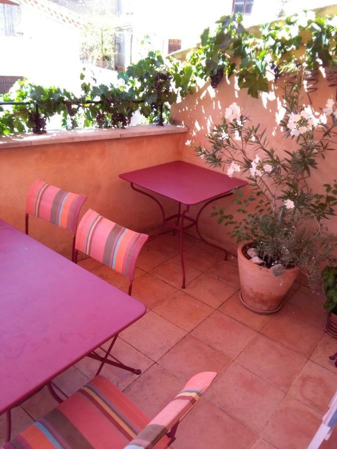 La Maison Derriere La Fontaine Buis-les-Baronnies Bagian luar foto