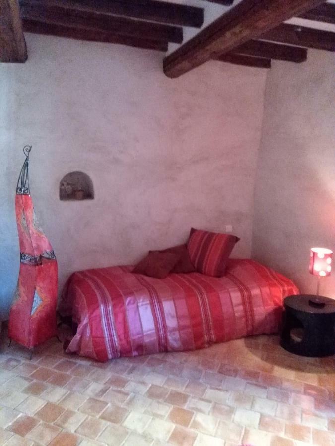 La Maison Derriere La Fontaine Buis-les-Baronnies Bagian luar foto